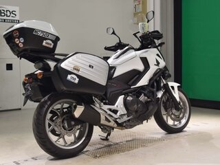 2016 Honda NC 750X, белый, 705000 рублей, вид 5