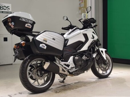 2016 Honda NC 750X, белый, 705000 рублей, вид 5