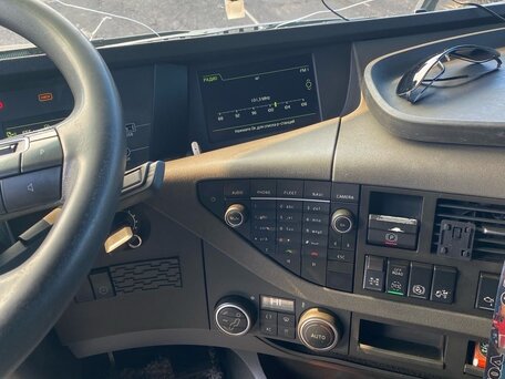 2017 Volvo FH, чёрный, 10650000 рублей, вид 3
