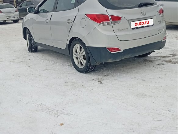 2012 Hyundai Tucson II, серебристый, 1250000 рублей - вид 3