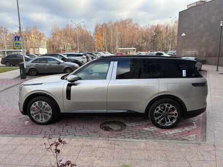 2025 Lynk & Co 900, серебристый, 7150000 рублей, вид 4