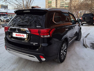 2019 Mitsubishi Outlander III Рестайлинг 3, чёрный, 3400000 рублей, вид 4