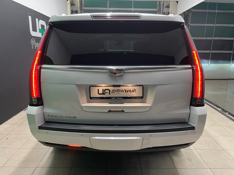 2020 Cadillac Escalade IV, белый, 6000000 рублей, вид 5