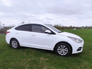 2017 Hyundai Solaris II, белый, 629000 рублей, вид 5