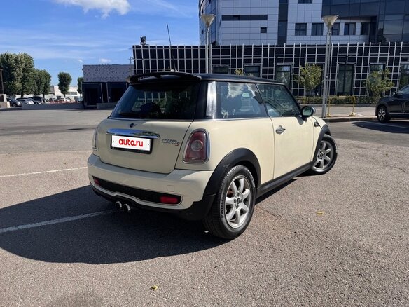 2007 Mini Hatch Cooper S II (R56), белый, 650000 рублей - вид 2