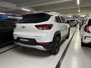 2022 Chevrolet TrailBlazer III, белый, 1390000 рублей, вид 3