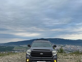 2019 Toyota Tundra CrewMax II Рестайлинг, серый, 8777777 рублей, вид 1