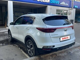 2019 Kia Sportage IV Рестайлинг, белый, 2000000 рублей, вид 5