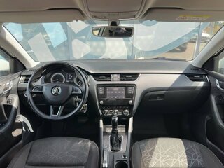 2019 Skoda Octavia III (A7) Рестайлинг, белый, 1670000 рублей, вид 2
