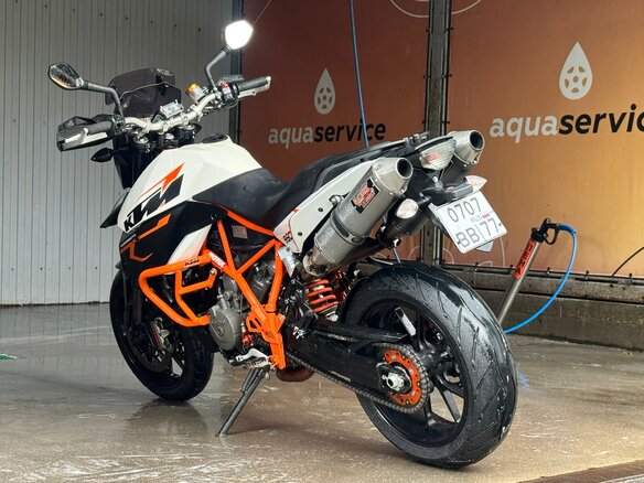 2011 KTM 990 SM, оранжевый, 600000 рублей - вид 7