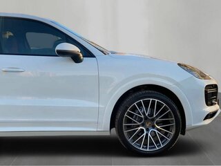 2019 Porsche Cayenne III, белый, 5650000 рублей, вид 5