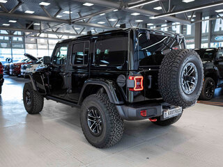 2026 Jeep Wrangler IV (JL) Рестайлинг, чёрный, 9201077 рублей, вид 5
