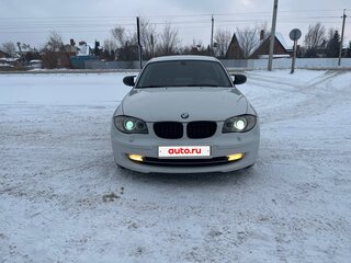 2010 BMW 1 серии 116i I (E81/E82/E87/E88) Рестайлинг, белый, 900000 рублей, вид 3