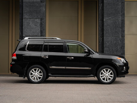 2012 Lexus LX 570 III Рестайлинг, чёрный, 3900000 рублей, вид 3