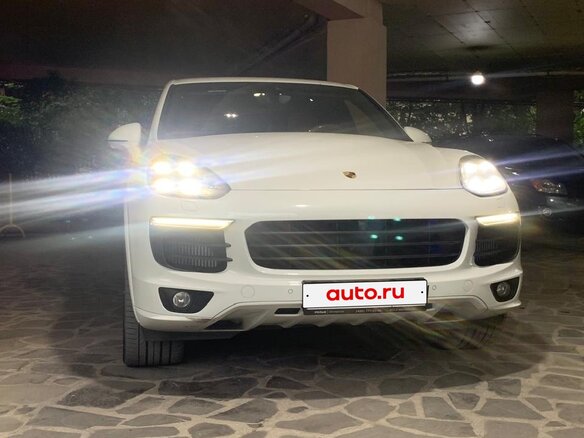2015 Porsche Cayenne S II Рестайлинг (958), белый, 3890000 рублей - вид 4