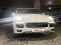 2015 Porsche Cayenne S II Рестайлинг (958), белый, 3890000 рублей - вид 4