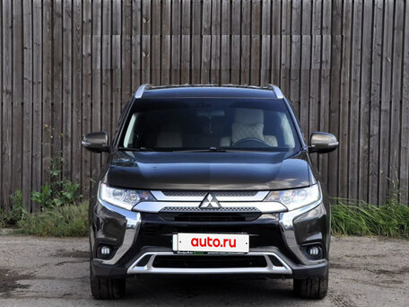 2019 Mitsubishi Outlander III Рестайлинг 3, коричневый, 1850000 рублей, вид 5