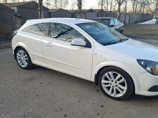 2010 Opel Astra GTC H Рестайлинг, белый, 610000 рублей, вид 4