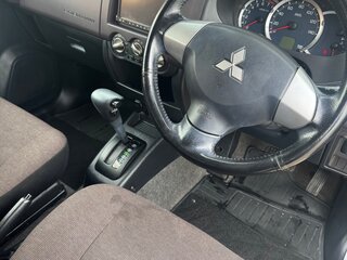 2010 Mitsubishi Pajero Mini II, серебристый, 710000 рублей, вид 4