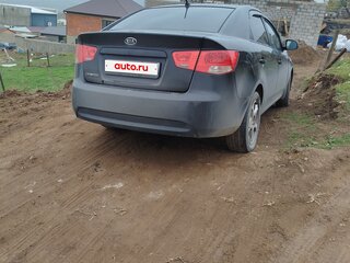 2011 Kia Cerato 6-speed II, чёрный, 570000 рублей, вид 4