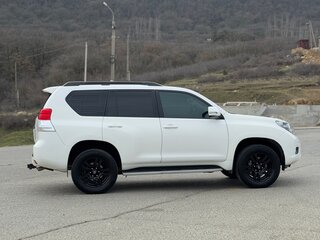 2010 Toyota Land Cruiser Prado 150 Series, белый, 2890000 рублей, вид 2