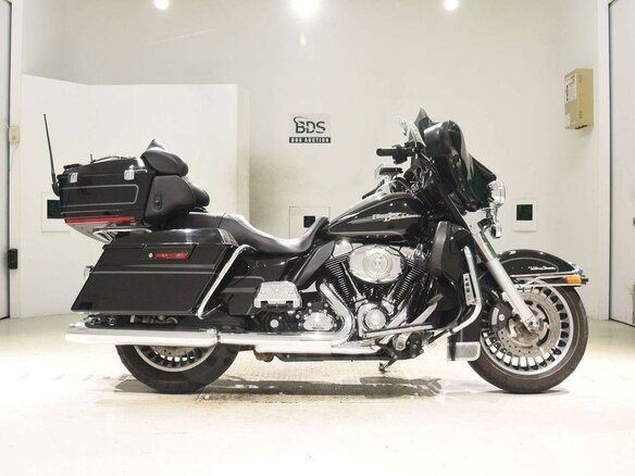 2009 Harley-Davidson Electra Glide, чёрный, 950000 рублей - вид 2