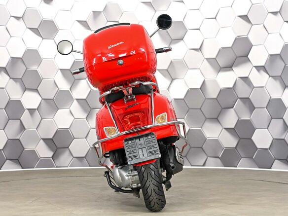 2015 Vespa GTS 300, красный, 539000 рублей - вид 5