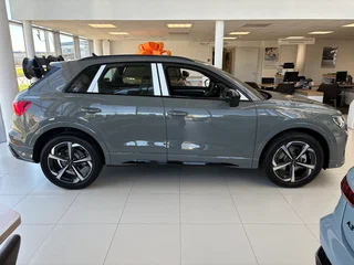 2026 Audi Q3 45 TFSI II (F3), серый, 5170000 рублей, вид 4