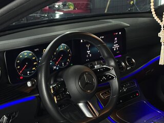 2020 Mercedes-Benz E-Класс 200 V (W213, S213, C238) Рестайлинг, чёрный, 5900000 рублей, вид 3