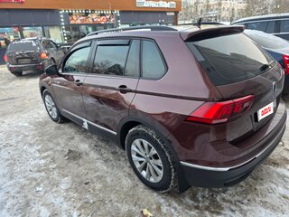 2022 Volkswagen Tiguan II Рестайлинг, коричневый, 3050000 рублей, вид 4