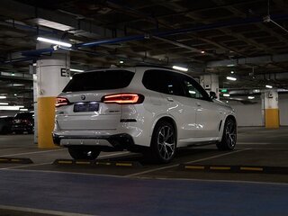2021 BMW X5 40i IV (G05/G18), белый, 7500000 рублей, вид 4