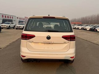 2021 Volkswagen Touran L II, белый, 1680007 рублей, вид 5