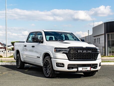 2024 Ram 1500 Crew Cab V Рестайлинг, белый, 9130000 рублей, вид 1