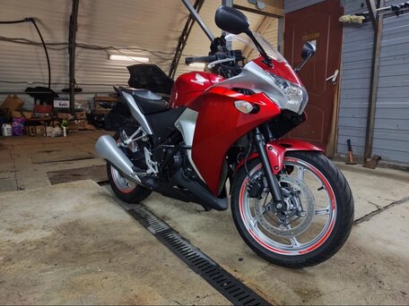 2011 Honda CBR 250R, красный, 180000 рублей, вид 3