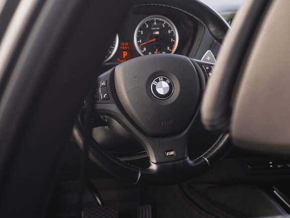 2013 BMW X6 M I (E71) Рестайлинг, чёрный, 2700000 рублей - вид 10