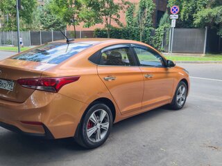 2017 Hyundai Solaris II, оранжевый, 990000 рублей, вид 5