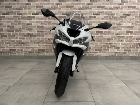 2021 Kawasaki ZX-6 Ninja, белый, 1059000 рублей, вид 4
