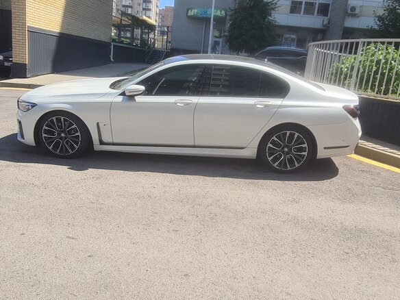 2022 BMW 7 серии 730i VI (G11/G12) Рестайлинг, белый, 6500000 рублей
