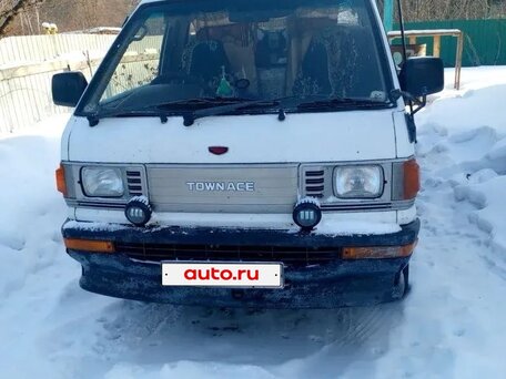 1990 Toyota TownAce, белый, 700000 рублей, вид 4