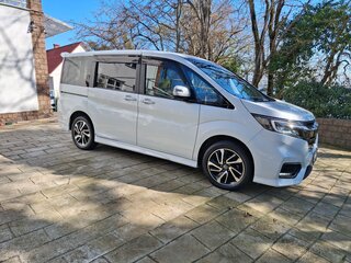 2019 Honda Stepwgn Spada V Рестайлинг, белый, 2920000 рублей, вид 3
