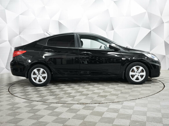 2012 Hyundai Solaris I, чёрный, 671000 рублей - вид 5