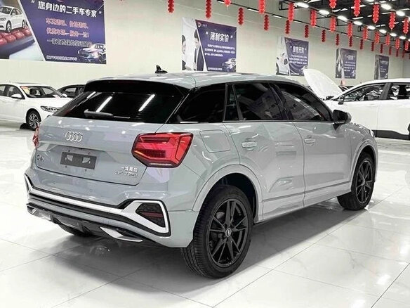 2023 Audi Q2 35 TFSI I Рестайлинг, серый - вид 2