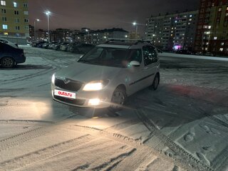 2011 Skoda Roomster I Рестайлинг, белый, 645000 рублей, вид 1