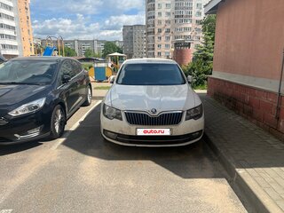 2013 Skoda Superb II Рестайлинг, белый, 750000 рублей, вид 3