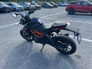 2022 KTM 390 Duke, чёрный, 500000 рублей, вид 4