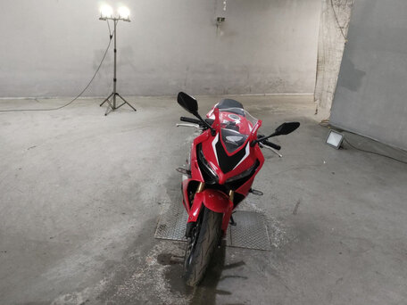 2021 Honda CBR 650R, красный, 650000 рублей, вид 2