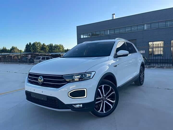 Открыть фотографии: Volkswagen T-Roc I (China Market)