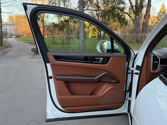 2019 Porsche Cayenne III, белый, 7890000 рублей - вид 31