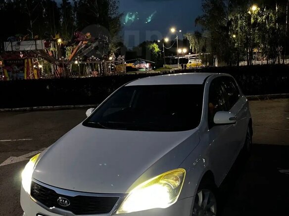 2011 Kia Ceed I Рестайлинг, белый, 650000 рублей - вид 3