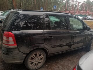 2011 Opel Zafira B Рестайлинг, чёрный, 450000 рублей, вид 2